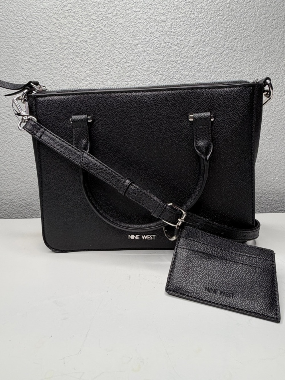 Nine West Black Crossbody  strap LIKE NEW